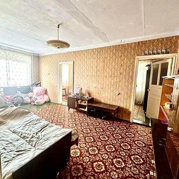 Продам 4 ком . Полька пр. Гагарина  44 ,  за Таврией 7/9