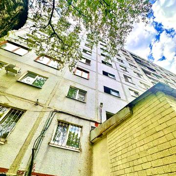 Продам 4 ком . Полька пр. Гагарина  44 ,  за Таврией 7/9