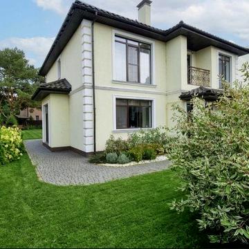 Оренда будинку під Києвом 227м² біля річки: басейн, сауна, генератор, сосновий ліс, закрита територія район Новосілки, Вишгородський район