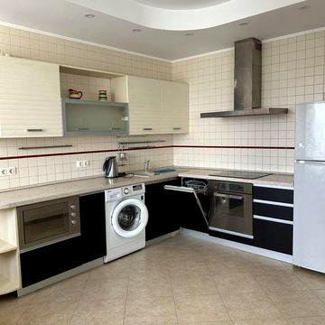 Оренда 2к квартири 68м2,Лагунової 18б