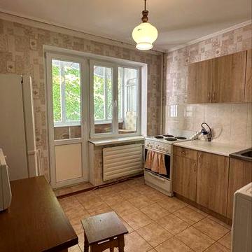 Продаж 1к квартири біля метро! Глушкова 18!Без комісії