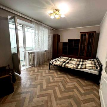 Продаю 2кімн. по вул. Перемоги, Виставка.