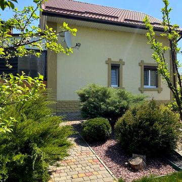 Продаж будинку, дачі на березі річки Дніпро