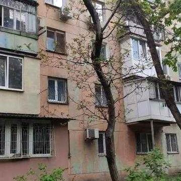 Продам 2-х комнатную квартиру на Щорса, под ремонт, идем на госпрограммы