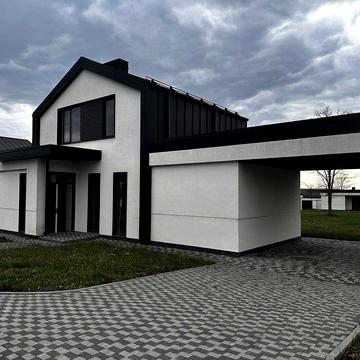 Будинок в закритому котеджному містечку з територією 10 соток