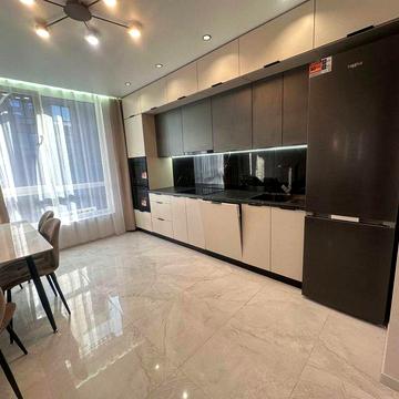 Продаж 1 км квартири поруч з річкою