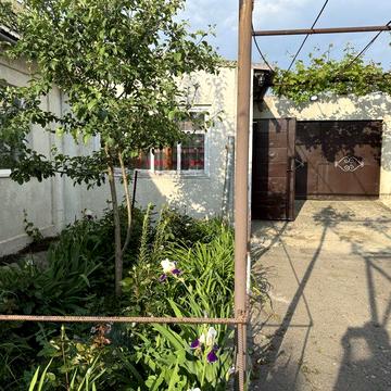 Под гос программы. Ближайший пригород  Одессы, капитальный дом с гаражом на 19сотках. Все коммуникации