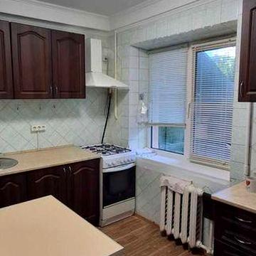 Затишна 2-кімнатна квартира по пр. Леся Курбаса, 10а