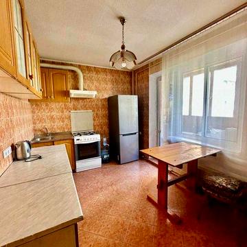 Бориса Гмирі 15, оренда 3-к квартири, 5й поверх, Осокорки, метро 10 хв, Є газ!