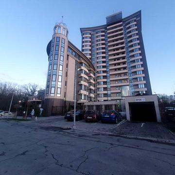 Здам в оренду  2 кімнатну квартиру.  Центр міста.