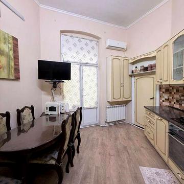 ЦЕНТР! Оренда 2х кімнатної, БОГДАНА ХМЕЛЬНИЦЬКОГО, 2 КОНДИЦІОНЕРИ, ГАЗОВИЙ котел, 2 балкони, комірка