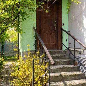 2 кімнатна в особняку, вул. Л. Кобилиці