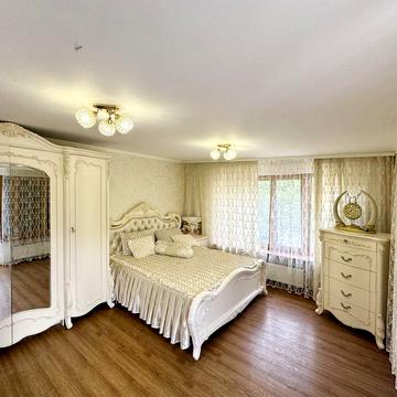 Продам 4к.квартиру. Автономне опалення. 2пов/9 пов, цегла