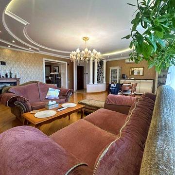 Квартира  215 м² з ремонтом / Клубний будинок / Тіниста / Педагогічний провулок