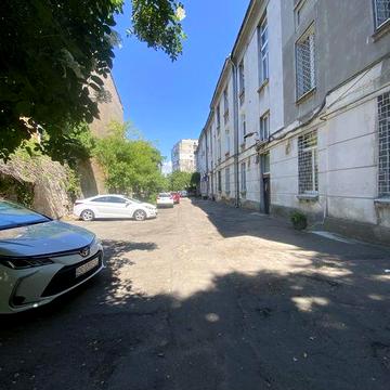 Квартира в крепком доме в Центре
