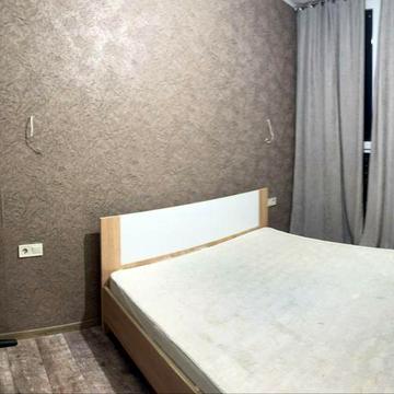 Продам  двокімнатну євро двушку  драгоманова 2б