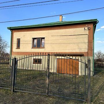 Продається будинок поблизу Дрогобича