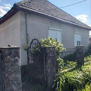 Будинок в затишній локації