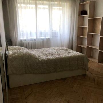 Сдам 1 комнатную квартиру район коммунального рынка