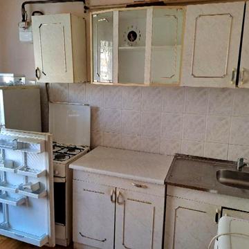 Продаж 2 кімнатной в тихому центрі міста.