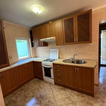 Продам  частину будинку в місті Суми  до центру 10 хв .