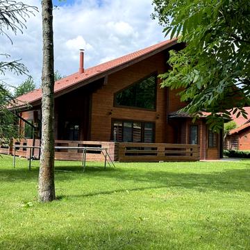 с.Шевченкове(Білогородка) в ЛІСІ біля ОЗЕРА Продається Укомплектований Будинок з ЗРУБУ-200м2/4кім./12соток/Без Комісії
