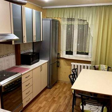 сдам 2-х ком квартиру пр. Богдана Хмельницкого\12 квартал