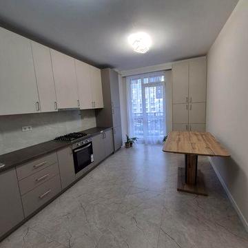 Перша здача 2кімнатної квартири на Залізничній  550$ можна на короткий термін