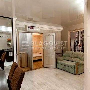 Продаж 2к Квартири метро Голосіївська проспект Голосіївський
