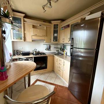 Продам 2 к.квартиру в центрі Кременчука, можна по держ.програмам