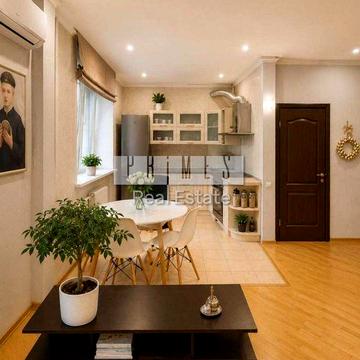 Продаж 2к квартири Жилянська самий Центр Палац Спорту