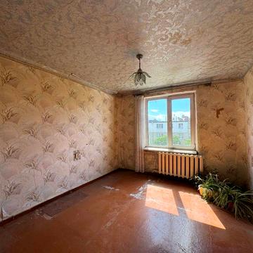 Продам 2к квартиру на ул. Космонавтов, центр Приднепровска. Можно ваучер, сертификат!
