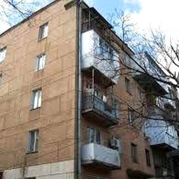 Продажа однокомнатной вартиры на Академика Филатова, средний этаж — заходи и обновляй под себя!