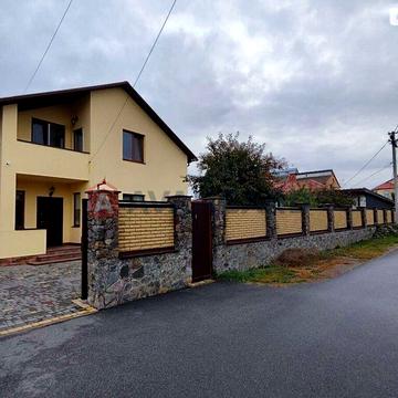 Продаж будинку у Зарванцях