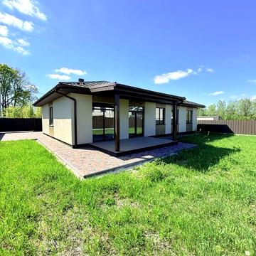 Будинок 136 м² у Бучі, тихий район, ділянка 6 соток — $147 000. Одноповерховий, функціональне планування, своя свердловина та септик.