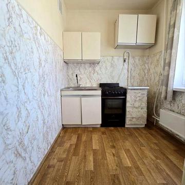 Оренда 1 кімнатної, КОМАРОВА - ГЕРОЇВ МАЙДАНУ, є МЕБЛІ та ТЕХНІКА, засклений БАЛКОН!