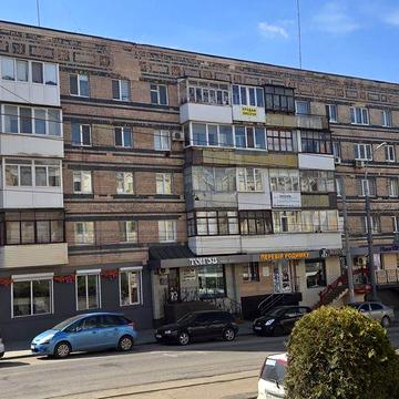 Продам трикімнатну квартиру по вул.Соборна