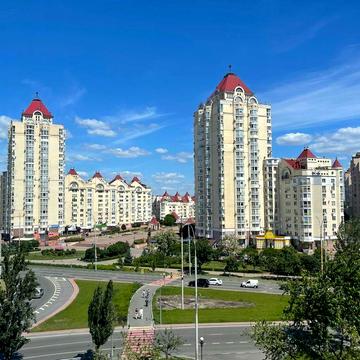 Продажа 3 кімнатноі квартири в центрі Оболоні по Тимошенко 18