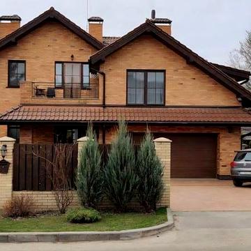 Будинок з цегли біля лісу 327 м2 є басейн цоколь газ  гараж охорона с. Лісники масив Стежки  4 км Київ поруч Ходосівка Козин Конча-Заспа