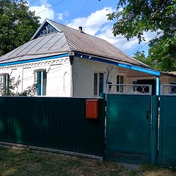 Продаж будинку Чижівка, центр, всі хозбудівлі