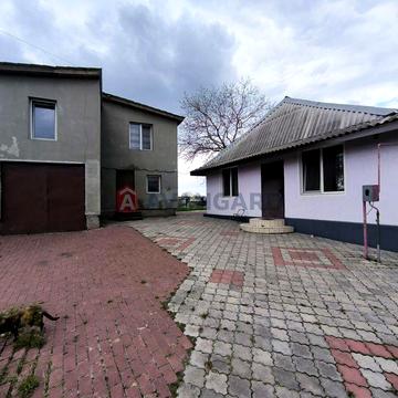 Продаж двох будинків на ділянці 28 соток у с. Єлизаветівка