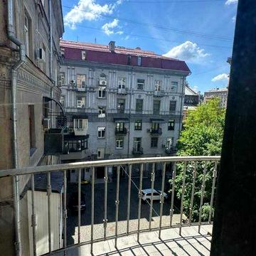 ЗДАЄМО в оренду 3-х кімнатну квартиру в центрі Бесарабська площа, 5а, поверх 4ий/5ти є ліфт !!