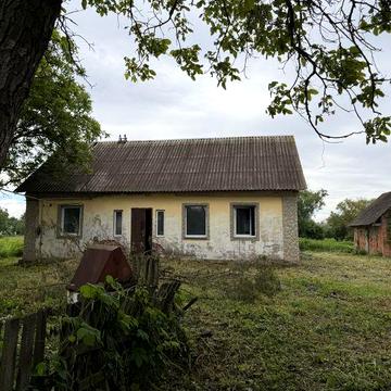с.Долинівка Житомирський рн продаж цегляного будинку 4 кімнати з газом,світлом