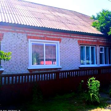 Продам цегляний будинок в затишному приватному секторі м.Гадяч.