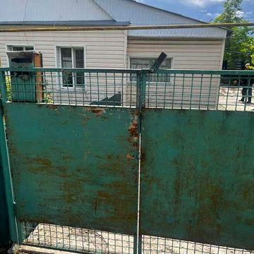 Здаєтьмя гостьовий будинок з гаражем