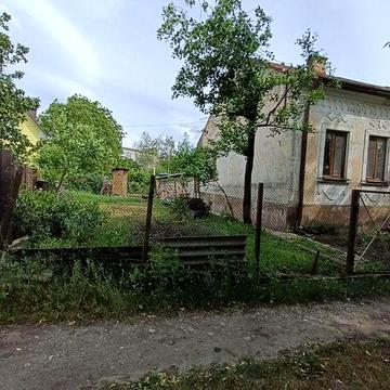 Терміново здається 1/2 будинку р-н Калинівського базару!