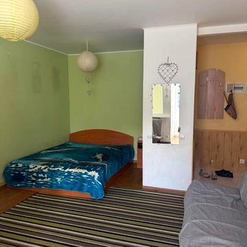 Здається 1 к. квартира, Тичини, 6
