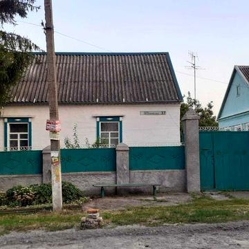 Продам будинок з земельною ділянкою