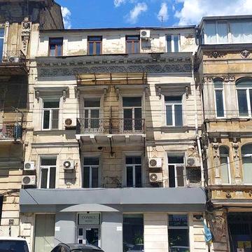 2-комн квартира, 72 кв.м ул. Греческая 22, исторический центр, 4/4 эт