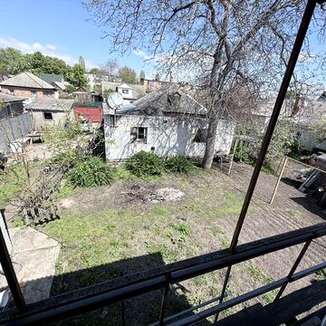 Продам будинок та земельну ділянку, приватизовано
